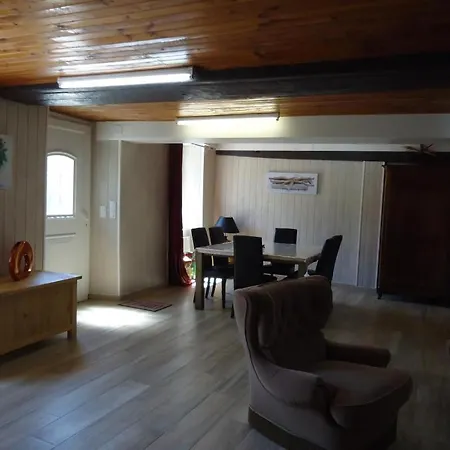 بيت للعطل Le Bas Pineau Loiron-Ruille