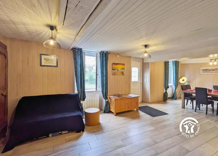 בית נופש Le Bas Pineau Loiron-Ruille