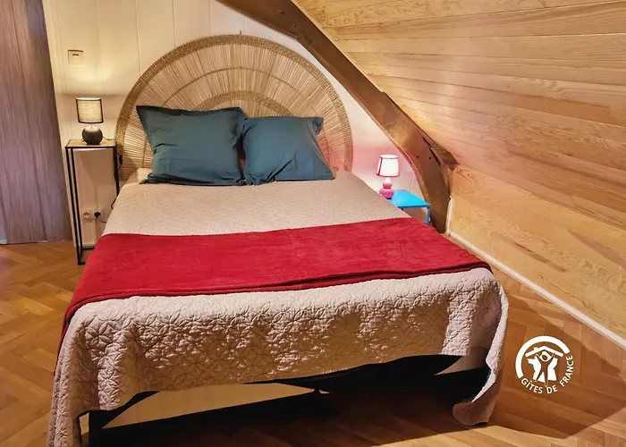 בית נופש Le Bas Pineau Loiron-Ruille