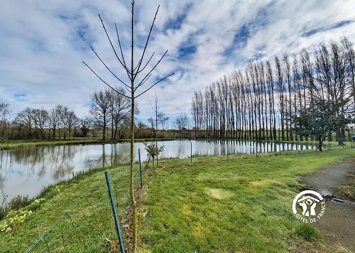 בית נופש Le Bas Pineau